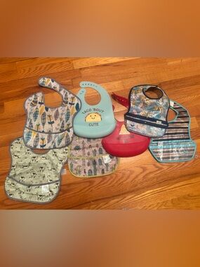 Hudson Baby Silicone Bib + Bumkins and green spouts Travel Utensil Pouch (8)